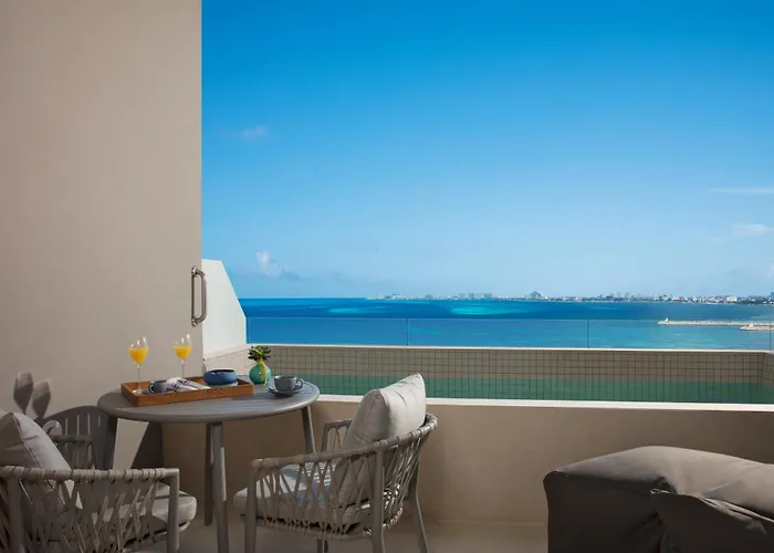 Dreams Vista Cancun Golf & Spa Resort